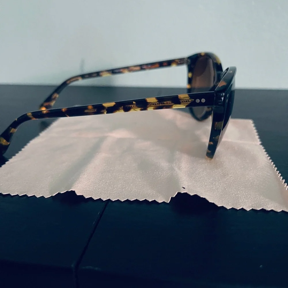 Oliver Peoples Tortoise Shell Sunglasses - Picture 3 of 5